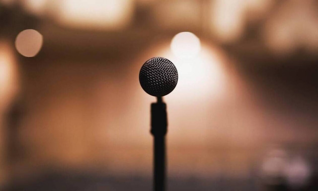 Ελληνίδα τραγουδίστρια ξόδεψε 20.000 ευρώ σε 7 ημέρες στη Μύκονο (pics)