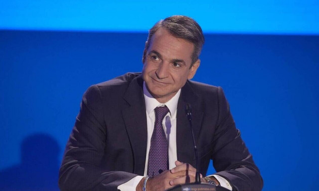 Selfie Μητσοτάκη στο πιλοτήριο - Το «ευχαριστώ» του Πρωθυπουργού στους πιλότους (φωτό)