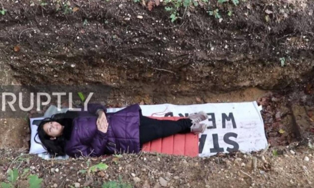 Πανεπιστήμιο βάζει τους φοιτητές σε... τάφους - Ποιος ο λόγος;