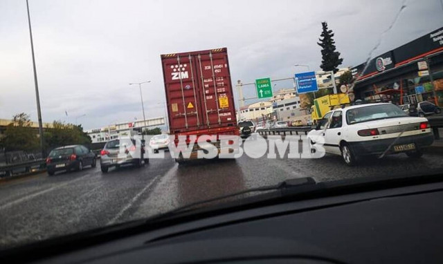 ΤΩΡΑ: Κίνηση στους δρόμους – Η βροχή έφερε μποτιλιάρισμα – Ποιες περιοχές να αποφύγετε