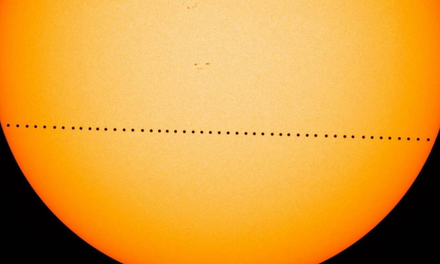 Σπάνιο φαινόμενο τη Δευτέρα: O Ερμής θα περάσει μπροστά από τον Ήλιο - Ορατό και από την Ελλάδα