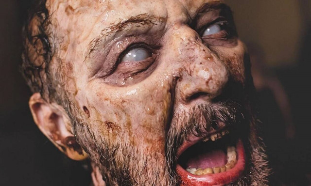 Είναι πασίγνωστος Έλληνας ηθοποιός - Τον αναγνωρίζετε; (pics)