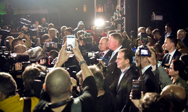 Ρουμανία-προεδρικές εκλογές: Ο φιλοευρωπαίος Κλάους Γιοχάνις επικρατεί στον πρώτο γύρο