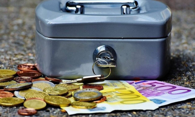 ΟΠΕΚΑ: Πότε θα δοθεί το επίδομα 300 - 600 ευρώ