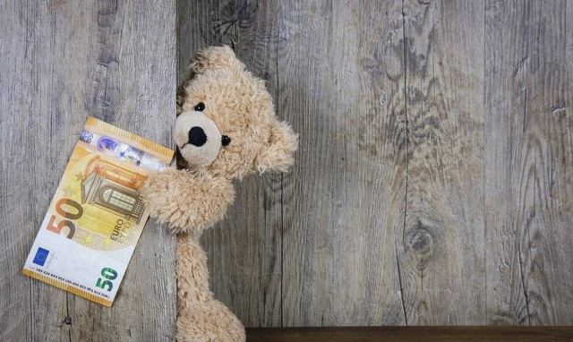 ΟΠΕΚΑ: Επίδομα παιδιού - Πότε θα πιστωθεί η 5η δόση