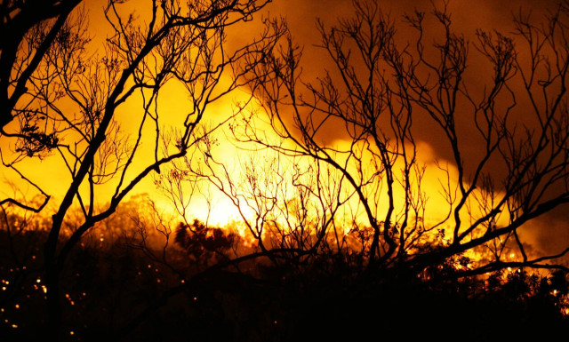 Φωτιά ΤΩΡΑ στους Φούρνους Ικαρίας