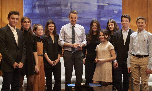 Στο Μαξίμου παιδιά – εθελοντές από το «Χαμόγελο του Παιδιού» - Τι συζήτησαν με τον Κυρ. Μητσοτάκη