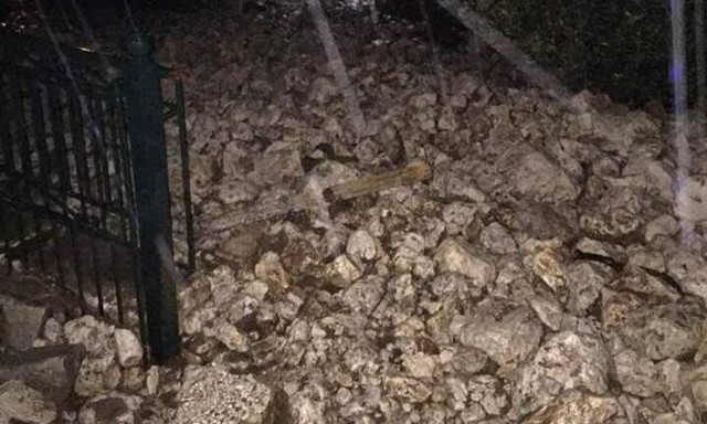 Κακοκαιρία: Σoβαρά προβλήματα στην Κεφαλονιά - Σπίτια καταπλακώθηκαν από τις λάσπες (pics)