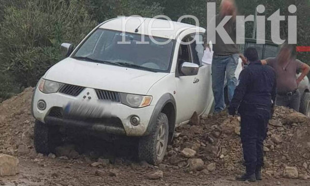 Παραλίγο τραγωδία στο Ηράκλειο: Οδηγός ήθελε να περάσει από την κλειστή γέφυρα του Γεροποτάμου