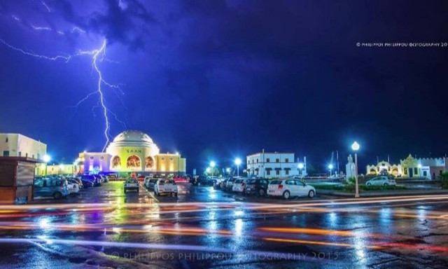 Άστραψε και... βρόντηξε η «Βικτώρια» στη Ρόδο: Λάσπη, πέτρες και χώμα στο οδικό δίκτυο