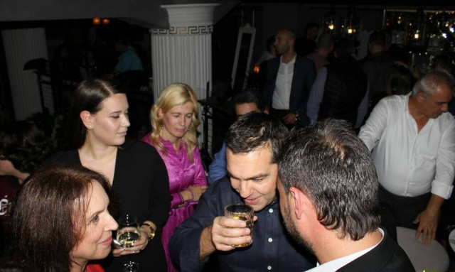 Αλέξης Τσίπρας: Χαλαρά, για ποτάκι στην Κοζάνη (pics)