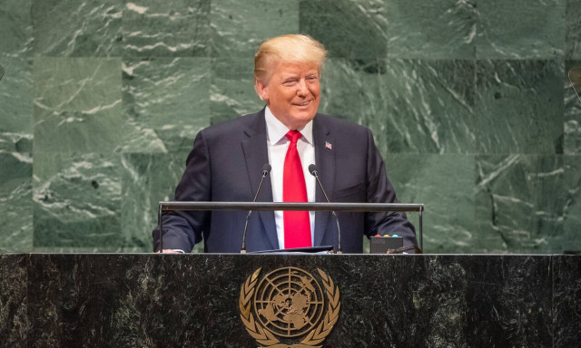 Τραμπ: Έδωσε στη δημοσιότητα τηλεφώνημα με τον Ζελένσκι