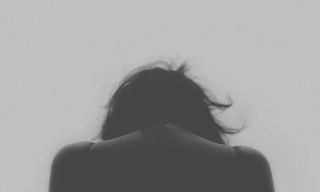 Σαλαμίνα: Η συγκλονιστική εξομολόγηση της 19χρονης - «Μου έδεσαν τα χέρια και με βίασαν»