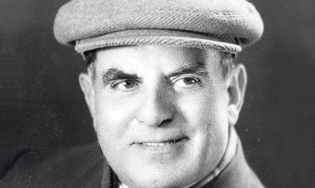 Σαν σήμερα το 1971 «έσβησε» πάνω στο πάλκο ο Στράτος Παγιουμτζής 