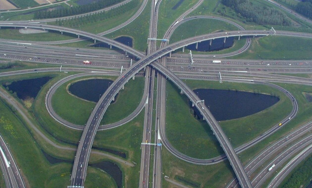 Όριο 100 χλμ/ώρα στην Ολλανδία για τους ρύπους