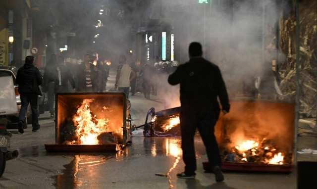 Πολυτεχνείο: Επεισόδια και μολότοφ σε Θεσσαλονίκη και Πάτρα μετά τις πορείες