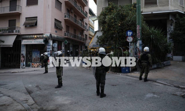 ΤΩΡΑ: Δυνάμεις των ΜΑΤ κυκλώνουν τα Εξάρχεια