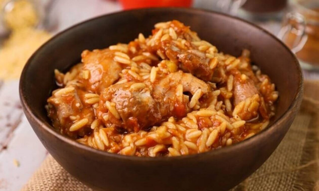 Σήμερα φτιάξτε υπέροχο γιουβέτσι με κοτόπουλο