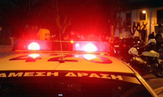 Αγία Παρασκευή: Επίθεση με βόμβες μολότοφ στην Τροχαία