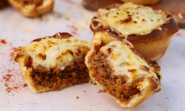 Η αλμυρή συνταγή της ημέρας: Γρήγορα κιμαδοπιτάκια