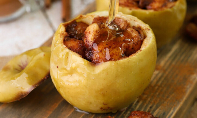 Η γλυκιά συνταγή της ημέρας: Ψητά γεμιστά μήλα