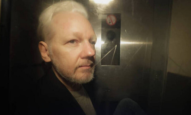 Τζούλιαν Ασάνζ: Η Σουηδία αποσύρει τις κατηγορίες για βιασμό