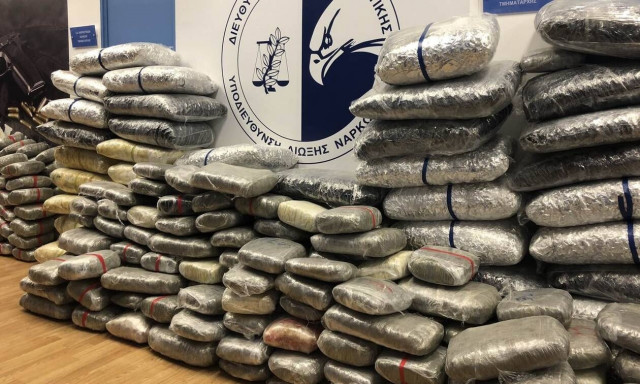 Εξαρθρώθηκε τεράστιο κύκλωμα διακίνησης ναρκωτικών: 16χρονος μεταξύ των συλληφθέντων (pics&vid)