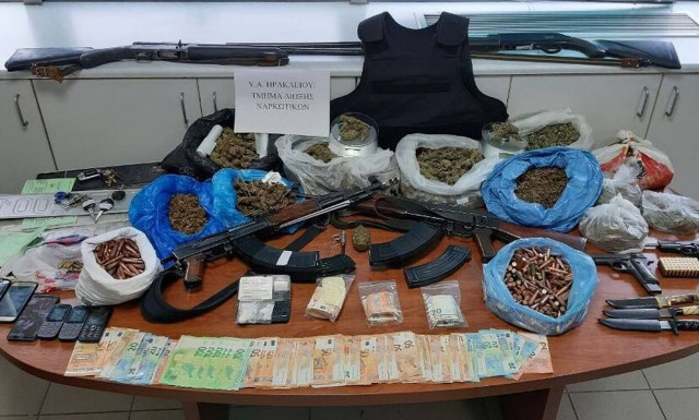 Κρήτη: Στη φυλακή τα δύο από τα τρία αδέρφια για το χασίς και τα καλάσνικοφ