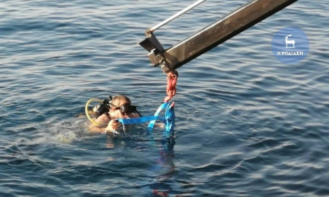 Τραγωδία στη Ρόδο: Νεκρός άνδρας μέσα σε αυτοκίνητο που έπεσε στη θάλασσα