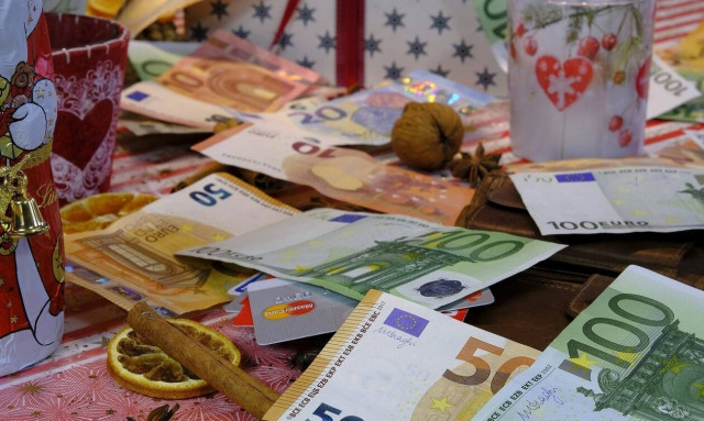 Δώρο Χριστουγέννων 2019: Πότε θα δοθεί; Ποιοι είναι οι δικαιούχοι - Υπολογίστε ΕΔΩ το ποσό 