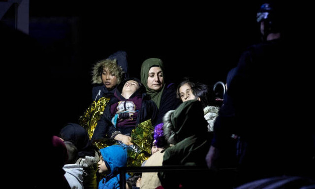 «Κανένα παιδί μόνο»: Tο κυβερνητικό σχέδιο για τα 4.000 ασυνόδευτα προσφυγόπουλα