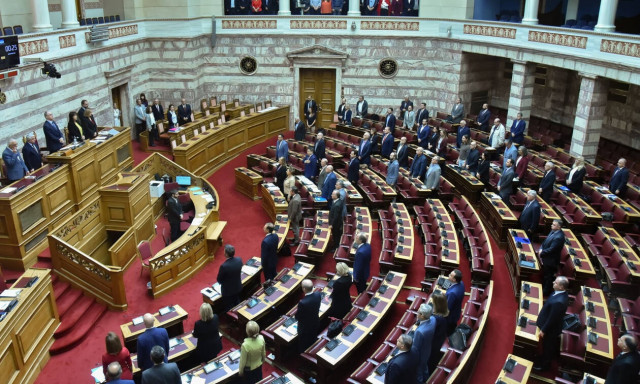 Αναθεώρηση Συντάγματος: Πού συμφωνούν και πού διαφωνούν τα κόμματα – Αύριο η κρίσιμη ψηφοφορία 