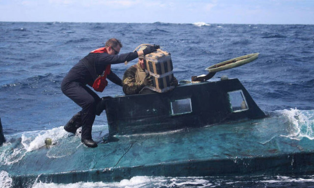 Συναγερμός στην Ισπανία: Εντοπίστηκε υποβρύχιο με τρεις τόνους κοκαΐνης 