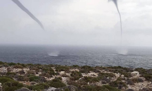 Εντυπωσιακές εικόνες: Ο «Γηρυόνης» έφερε υδροσίφωνες στην… Κρήτη