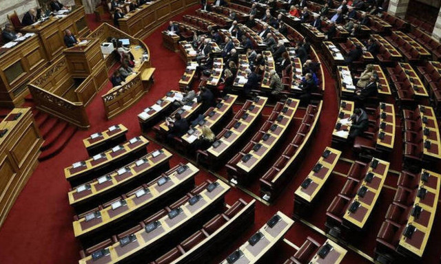 Κατατέθηκε στη Βουλή το φορολογικό νομοσχέδιο - Τι προβλέπει 