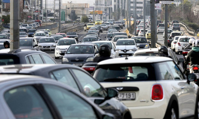 Τροχαίο στην Κηφισίας - Τεράστιο μποτιλιάρισμα