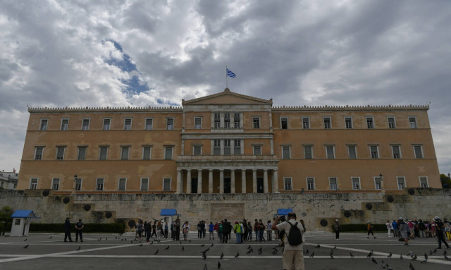 Δήμος Αθηναίων: Συνεχίζονται οι παρεμβάσεις καθαρισμού σε δημόσιους χώρους