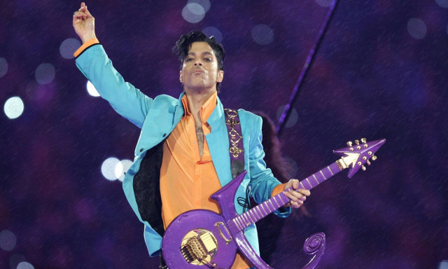 Το πιπεράτο μυστικό πίσω από το τραγούδι ύμνος «Little Red Corvette» του Prince