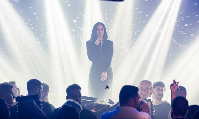 «Λουλουδοπόλεμος» για τη Λένα Ζευγαρά (pics)