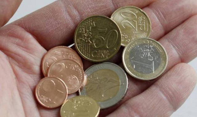 Συντάξεις: «Ταφόπλακα» στο ΕΚΑΣ - Βίαιη φτωχοποίηση των χαμηλοσυνταξιούχων