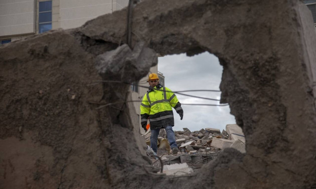 Σεισμός Αλβανία: Τραγωδία δίχως τέλος - Άνιση μάχη με το χρόνο για τυχόν επιζώντες (pics&vids)