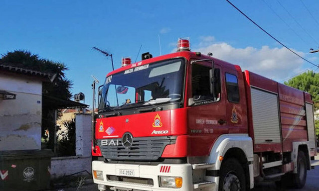 Φωτιά σε σπίτι στα Γλυκά Νερά