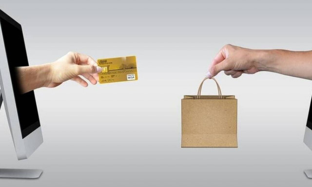 Παρήγγειλε ένα ρολόι την Black Friday- Έπαθε ΣΟΚ με αυτό που του έστειλαν (pics)