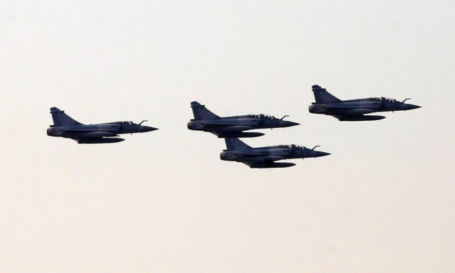 Μπαράζ τουρκικών παραβιάσεων πάνω από το Αιγαίο