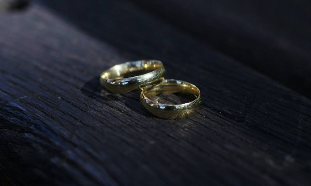 Χαμός στα Τρίκαλα: Θυελλώδες διαζύγιο - Μήνυσε την πεθερά της για ξυλοδαρμό