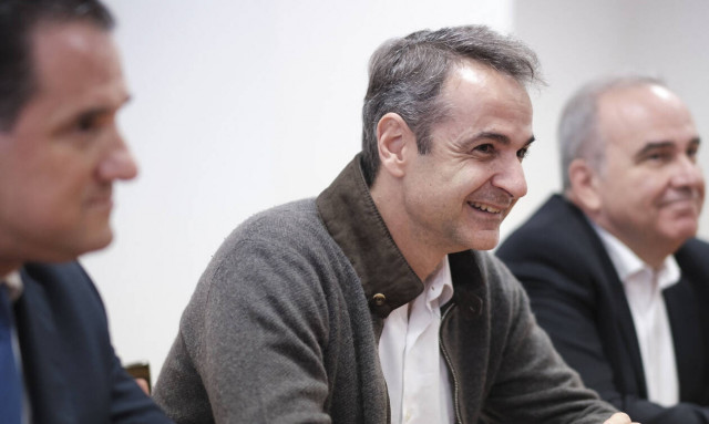 Προσφυγικό: Σύσκεψη Μητσοτάκη με δύο Ευρωπαίους Επιτρόπους