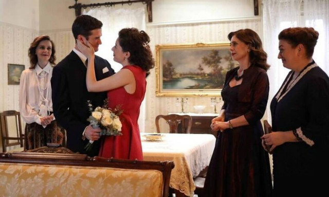 Άγριες Μέλισσες: H πρόταση γάμου του Κλεομένη στην Πηνελόπη και η διστακτικότητα του Δούκα