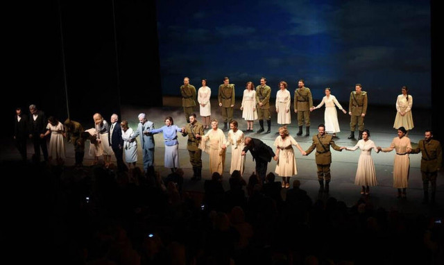 «Κι από Σμύρνη… Σαλονίκη»: Με τεράστια επιτυχία η πρεμιέρα