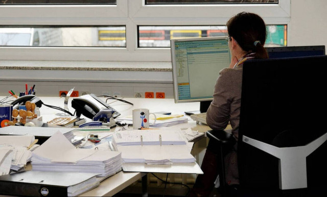 Προσλήψεις: «Ανοίγουν» 20.000 θέσεις στο Δημόσιο και 8.000 στους ΟΤΑ