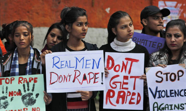 Φρίκη στην Ινδία: Έβαλε φωτιά στην 23χρονη που βίασε για να μην καταθέσει στο δικαστήριο